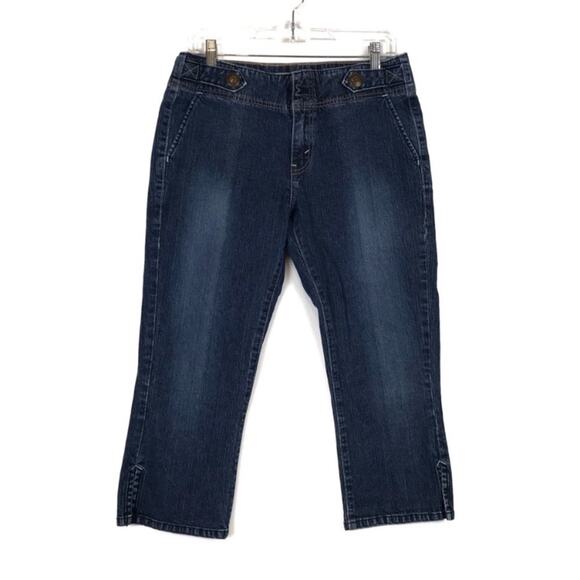 Levi’s Size 8 Denim Jean Capri Pants - Picture 1 of 8